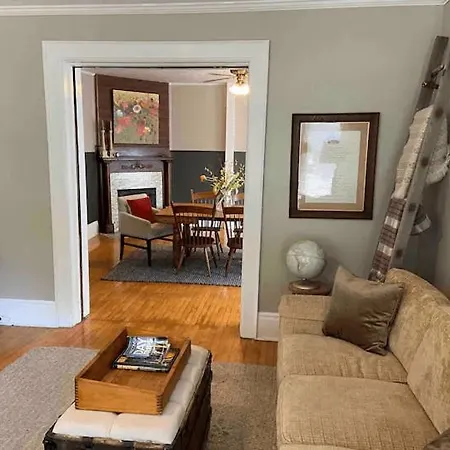 Cozy 3 & 4 Bed Home 2 Blocks To Hospitals & Lambeau Green Bay Exterior photo