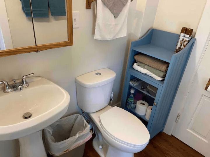 Cozy 3 & 4 Bed 2 Blocks To Hospitals & Lambeau Appartement *