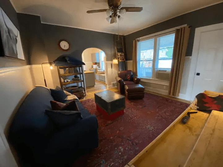Cozy 3 & 4 Bed 2 Blocks To Hospitals & Lambeau Appartement *