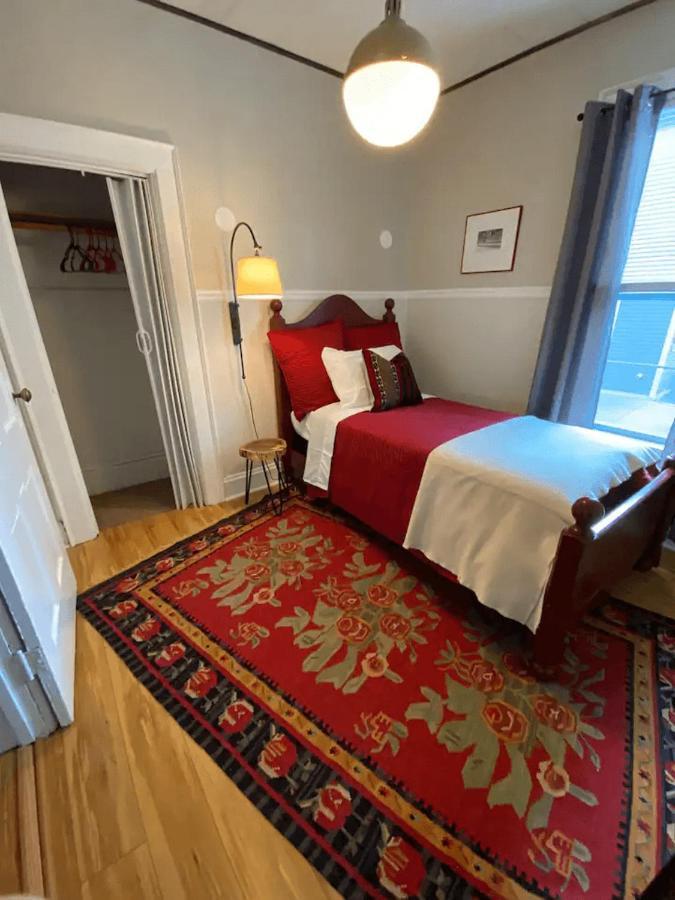 Cozy 3 & 4 Bed 2 Blocks To Hospitals & Lambeau *